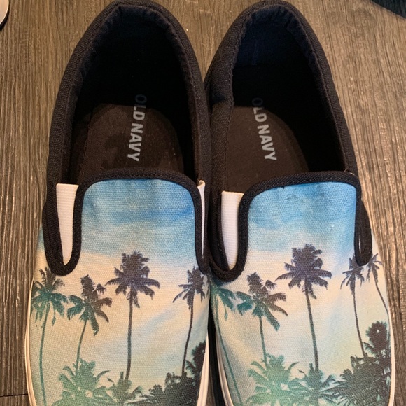 Old Navy Other - Men Beach wear shoes.